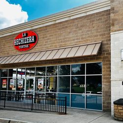 La Hechizera Tortas - Front of the Restaurant and entryway
