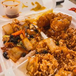 Egg Roll King - Chicken in black bean sauce, lemon chicken, fried rice