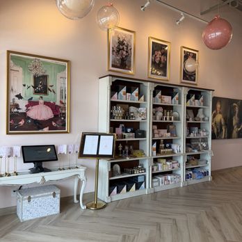 Le Petit Paris - Front ordering area right when you walk in - French Near Me - Ponte Vedra Beach, Florida Le Petit Paris - Front ordering area right when you walk in - French Near Me - Ponte Vedra Beach, Florida
