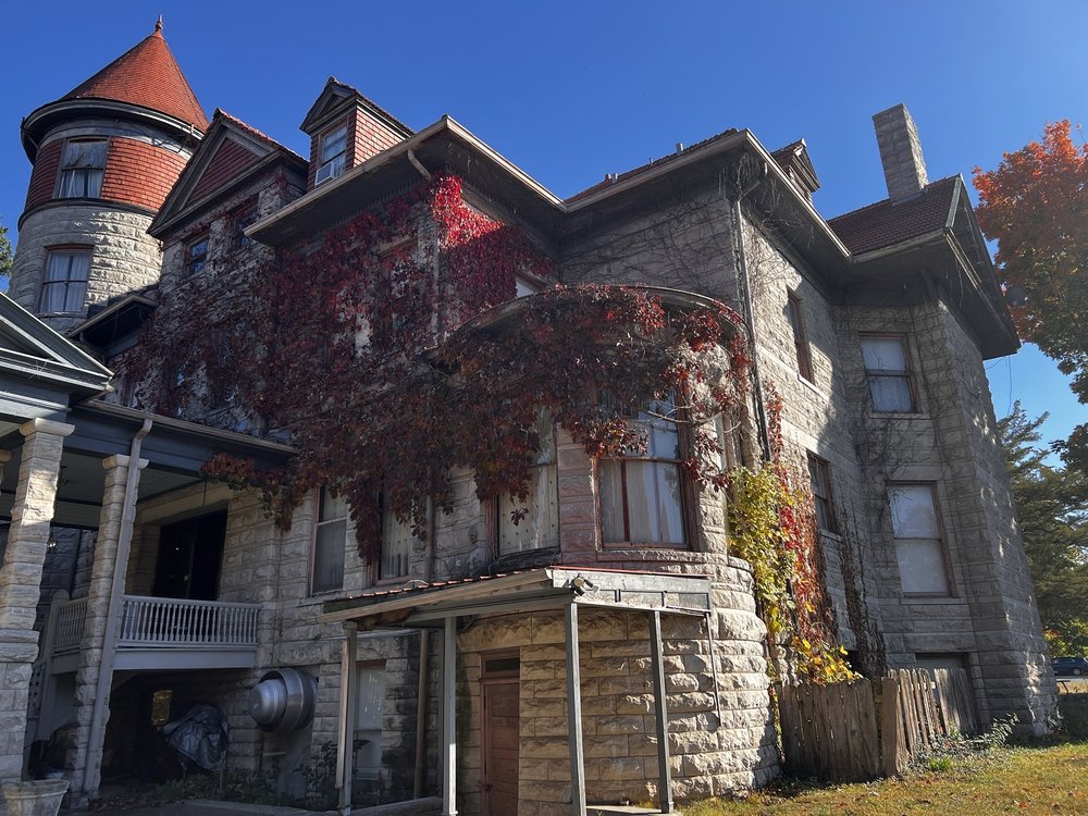 Mansion At Elfindale