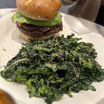 True Food Kitchen - Vegan burger - Vegetarian Near Me - Annapolis, Maryland
