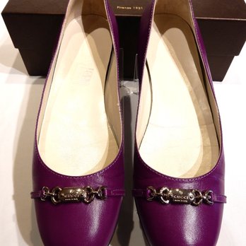 Secrets Boutique - Gucci Purple Leather Ballet Flats in Euro Size 38.5 / USA 8.5 - Shoe Stores Near Me - Louisville, Kentucky