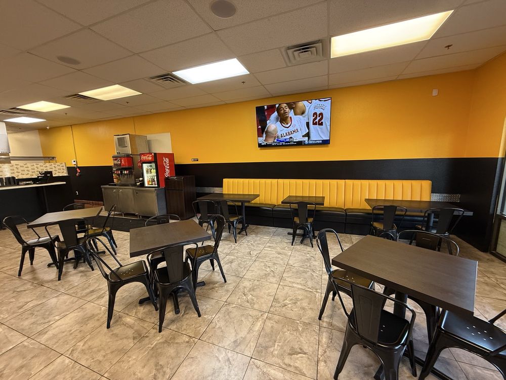 Aztec Burgers - Photo 2