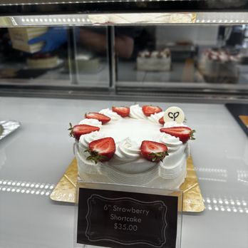 Cream Pan - Perfect if you don't want a big birthday cake! - Bakeries Near Me - Lomita, California