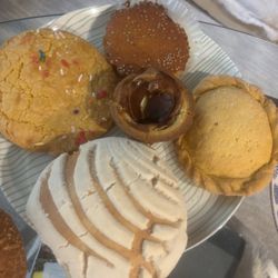 Mi Pueblito Bakery