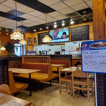 Sal's Italian Restaurant - Inside - Pizza Near Me - Seaford, Delaware
