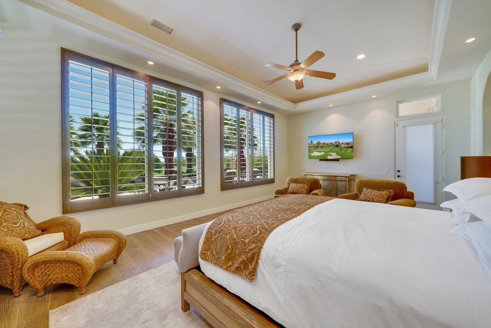 RESORT HOME DESTINATIONS Updated September 2024 26 Photos & 10 Reviews 78075 Main St, La