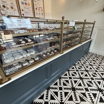 Parlor Doughnuts - Donuts Near Me - Rolling Meadows, Illinois