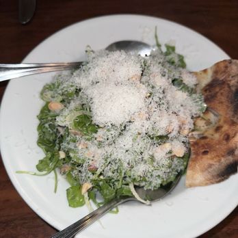 Masullo - Arugula salad with fennel, roasted almond slices and lemon vinaigrette dressing. - Pizza Near Me - Sacramento, California