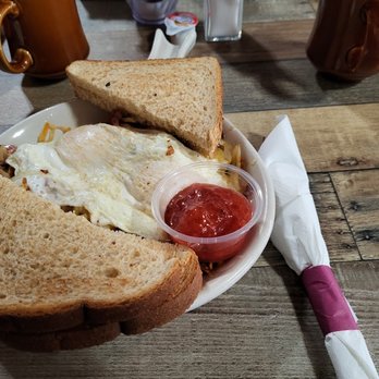Cafe 106 - Brad's Skillet - Salad Near Me - Ludington, Michigan