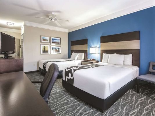 La Quinta Inn & Suites by Wyndham Phoenix I-10 West by null