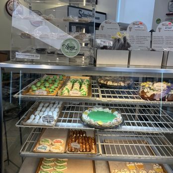 Pastries A-La-Carte - Bakeries Near Me - Pittsburgh, Pennsylvania