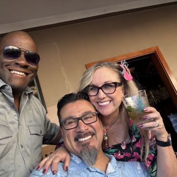 Sans Souci Cocktail Lounge - Dive Bars Near Me - Ventura, California
