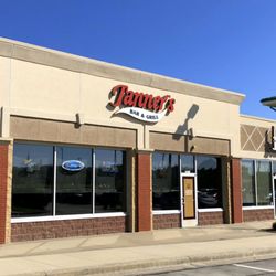 Tanner's Bar & Grill- Shawnee - Building Exterior (Enter Near the Patio)