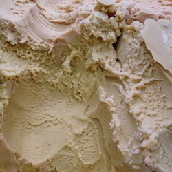 La Paloma Gelateria & Cafe - Half pistachio, half hazlenut