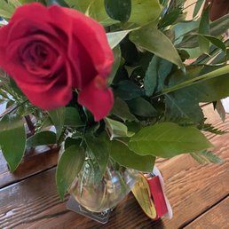 Cheap roses, rip off! Cheap roses, rip off!