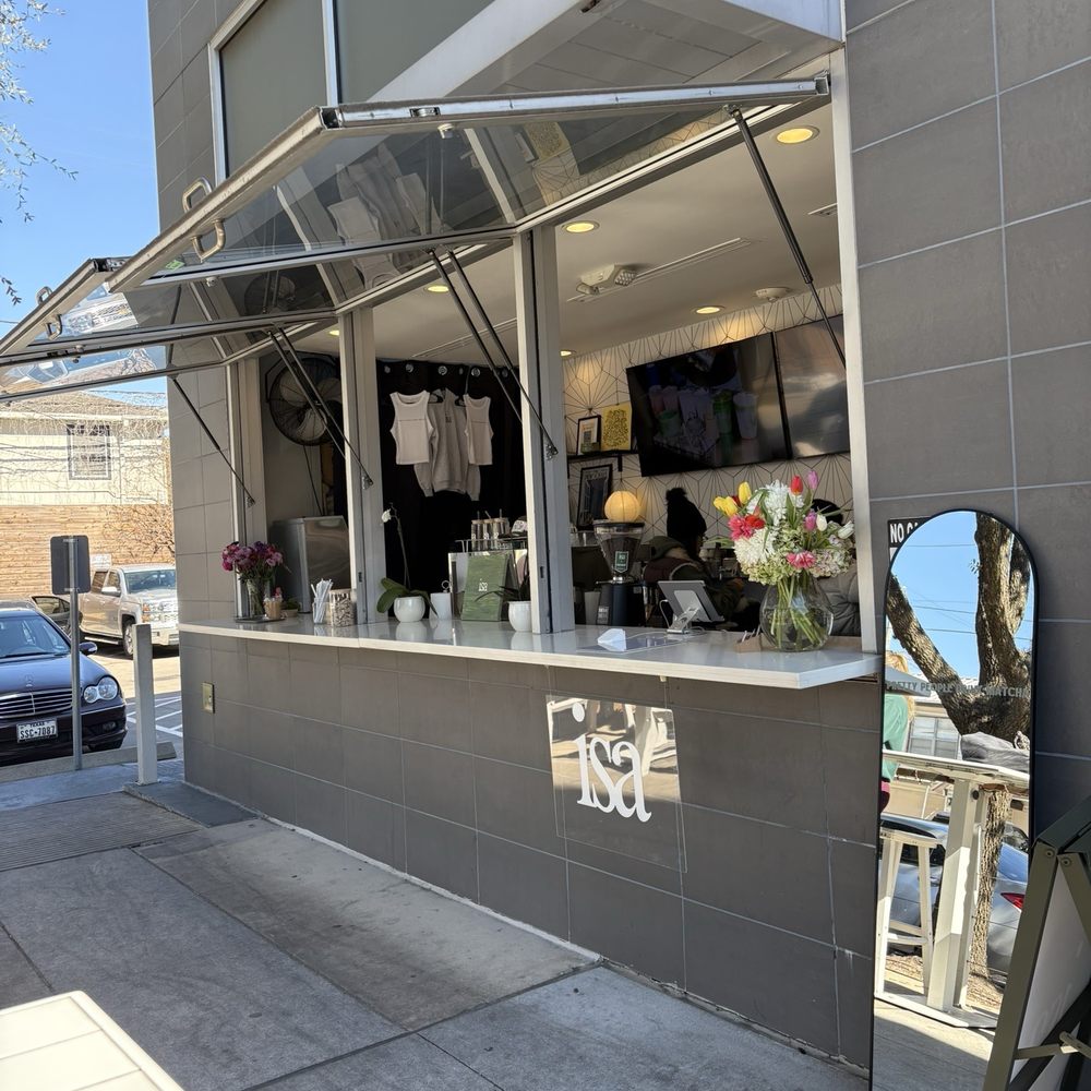 The whole shop is an outdoor counter! Super cute! The whole shop is an outdoor counter! Super cute!
