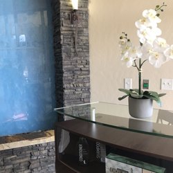 Salon J - Entrance to suites