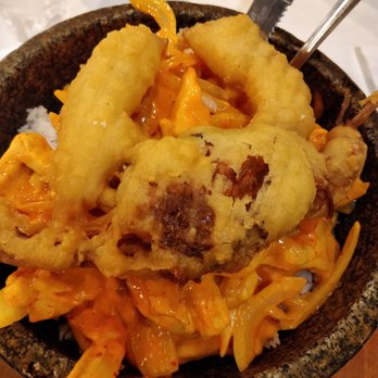 Joy Yee - Evanston - Curry Soft Shell Crab rice WITH Chicken in Stone Bowl. - Noodles Near Me - Evanston, Illinois