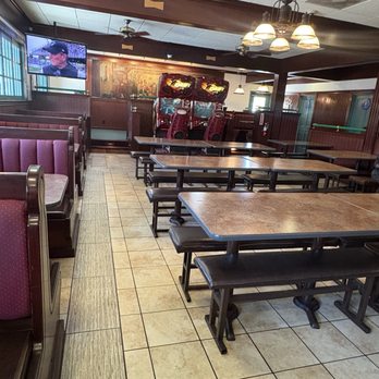 Rusty's Pizza Parlor - Pizza Near Me - Carpinteria, California