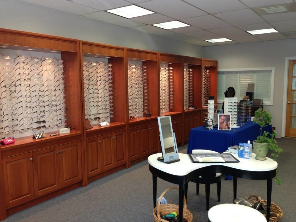 APPLETON EYE ASSOCIATES Updated August 2024 77 Main St, Amesbury