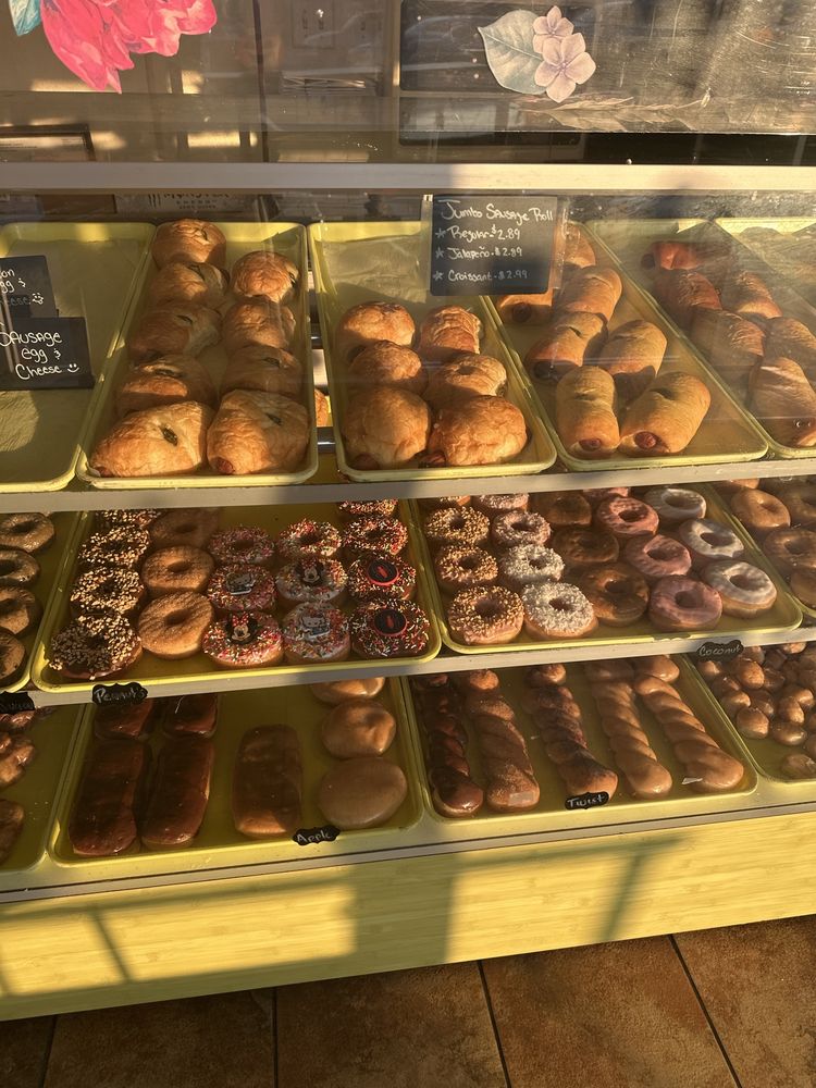 Joy 2 Donut Logo