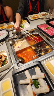 Haidilao Hot Pot Markham - 海底捞火锅 by null