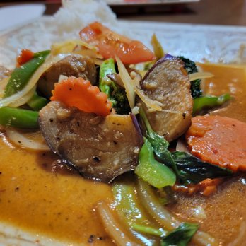 Thai Thai Cuisine - a plate of meat and vegetables - Thai Near Me - Branson, Missouri Thai Thai Cuisine - a plate of meat and vegetables - Thai Near Me - Branson, Missouri