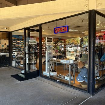 Footwear etc. - Storefront - Shoe Stores Near Me - Walnut Creek, California Footwear etc. - Storefront - Shoe Stores Near Me - Walnut Creek, California