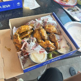 La Nova Pizzeria - Golden Bbq wings - Pizza Near Me - Buffalo, New York La Nova Pizzeria - Golden Bbq wings - Pizza Near Me - Buffalo, New York