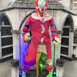 Spirit Halloween - Halloween is coming close. Come on while supplies last!!!!