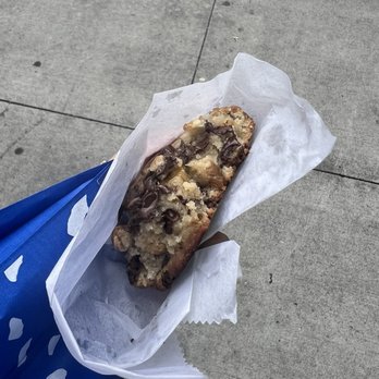 Levain Bakery - Williamsburg, Brooklyn - Bakeries Near Me - Brooklyn, New York