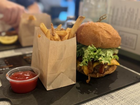 Essex Burger by null