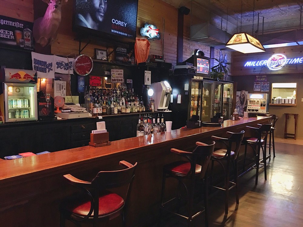 HUNTERS RESTAURANT, LOUNGE & KENO Updated September 2024 10 Photos