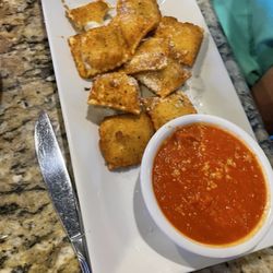 Frankie's Italian Grill - Fried Cheese Ravioli
