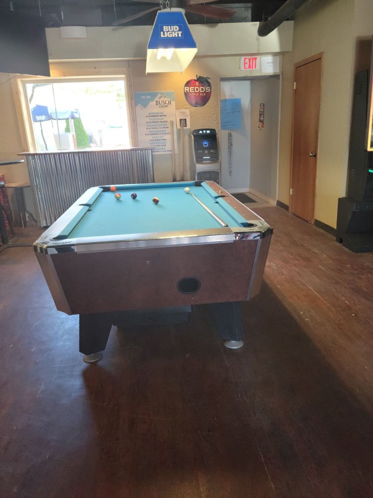 THE KEE BAR AND GRILL 11 Photos 360 6th St, Waukee, Iowa Sports