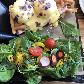 Brunch & Cake - Eggs Benedict with Turkey! - Breakfast & Brunch Near Me - Barcelona, B
