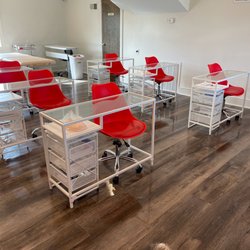 Beso Beauty School - Seating