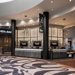 Harrah's Council Bluffs Hotel and Casino - Harrah's Council Bluffs Hotel and Casino Front Desk
