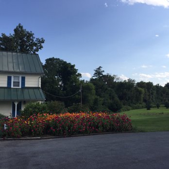 Hiddencroft Vineyards - Wine Tasting Room Near Me - Lovettsville, Virginia Hiddencroft Vineyards - Wine Tasting Room Near Me - Lovettsville, Virginia