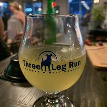 Three Leg Run - Peach Mead - Brewpubs Near Me - Chester, Virginia Three Leg Run - Peach Mead - Brewpubs Near Me - Chester, Virginia