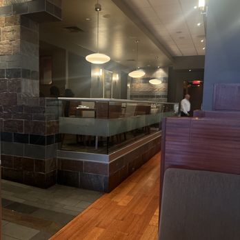Hennen's - Dining area - Steakhouses Near Me - Chattanooga, Tennessee Hennen's - Dining area - Steakhouses Near Me - Chattanooga, Tennessee