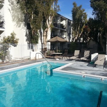Tarzana Springs - Main pool - Apartments Near Me - Tarzana, California Tarzana Springs - Main pool - Apartments Near Me - Tarzana, California
