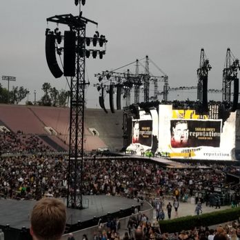 Rose Bowl Stadium - Stadiums & Arenas Near Me - Pasadena, California