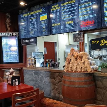 Bubba's SmokeHouse & Spirits - Extensive menu lots of good things - Barbeque Near Me - Paso Robles, California