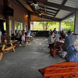 Viking Pizza Company - Nice patio with plenty of seating