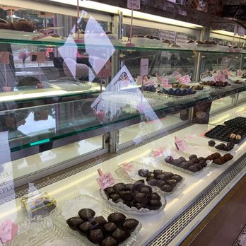 Melting Pot Candy - Candy Stores Near Me - Independence, Oregon