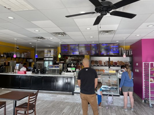 CITY DONUTS &amp; CAFÉ - Updated May 2025 - 137 Photos &amp; 133 Reviews - 3301 ...