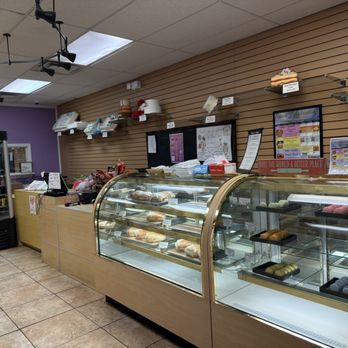 La Bon Bake Shoppes - Bakeries Near Me - Edison, New Jersey