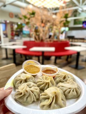 Urban Momo by null